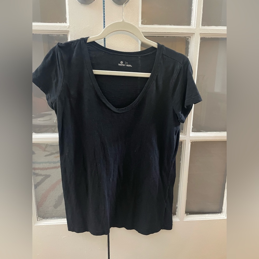 Susina Black V Neck